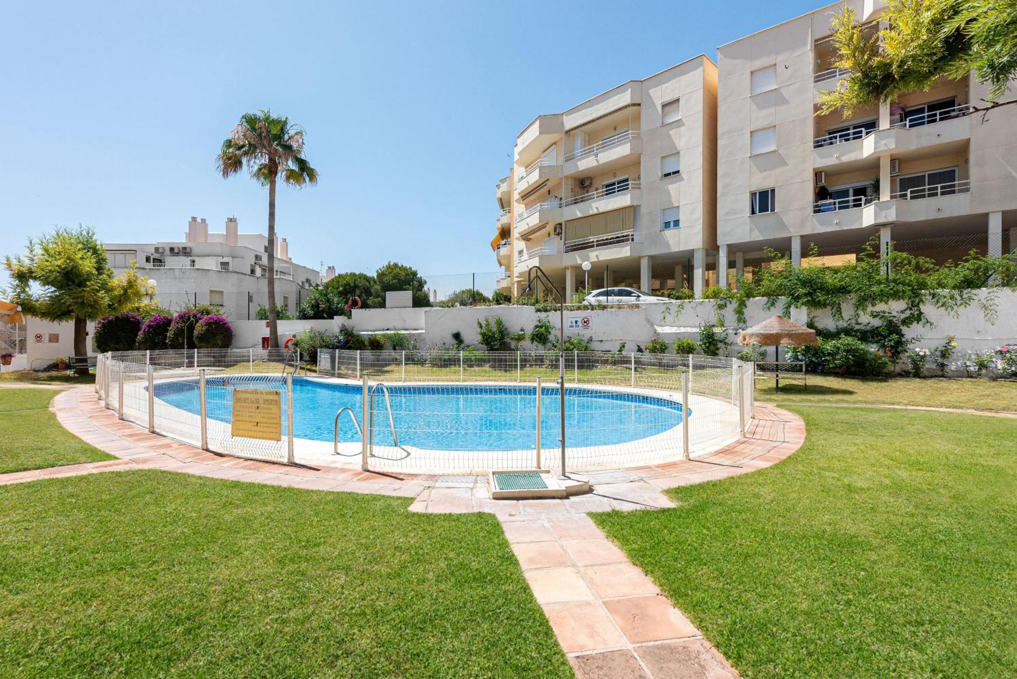 Soleado Y Luminoso A 3 Minutos De La Playa-carihuela Apartment *