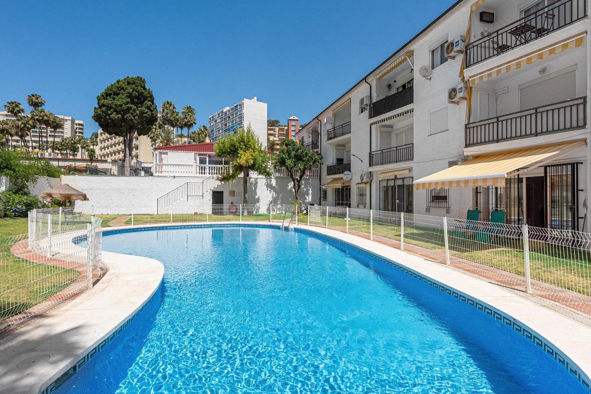 Soleado Y Luminoso A 3 Minutos De La Playa-carihuela Apartment
