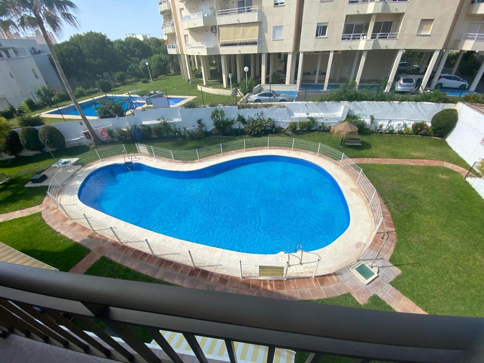 Soleado Y Luminoso A 3 Minutos De La Playa-carihuela Apartament